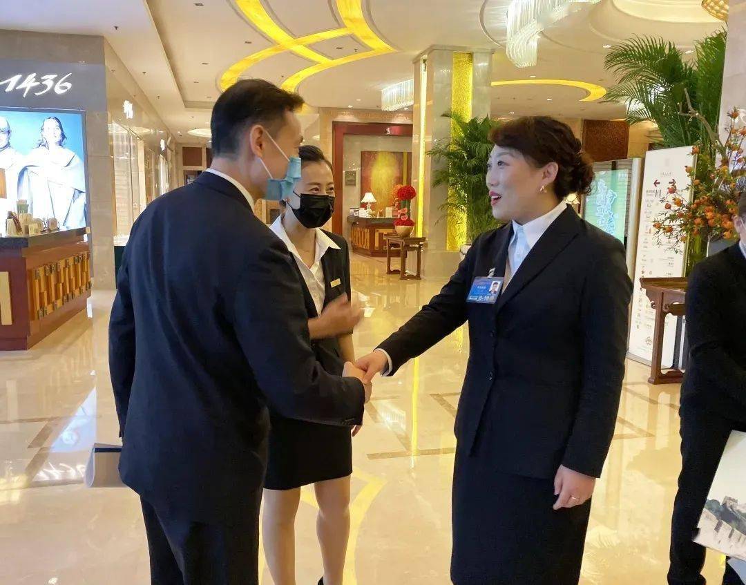 企业文化内蒙古大厦是结合马鞍文化为主题,处北京最繁华的市中心地段