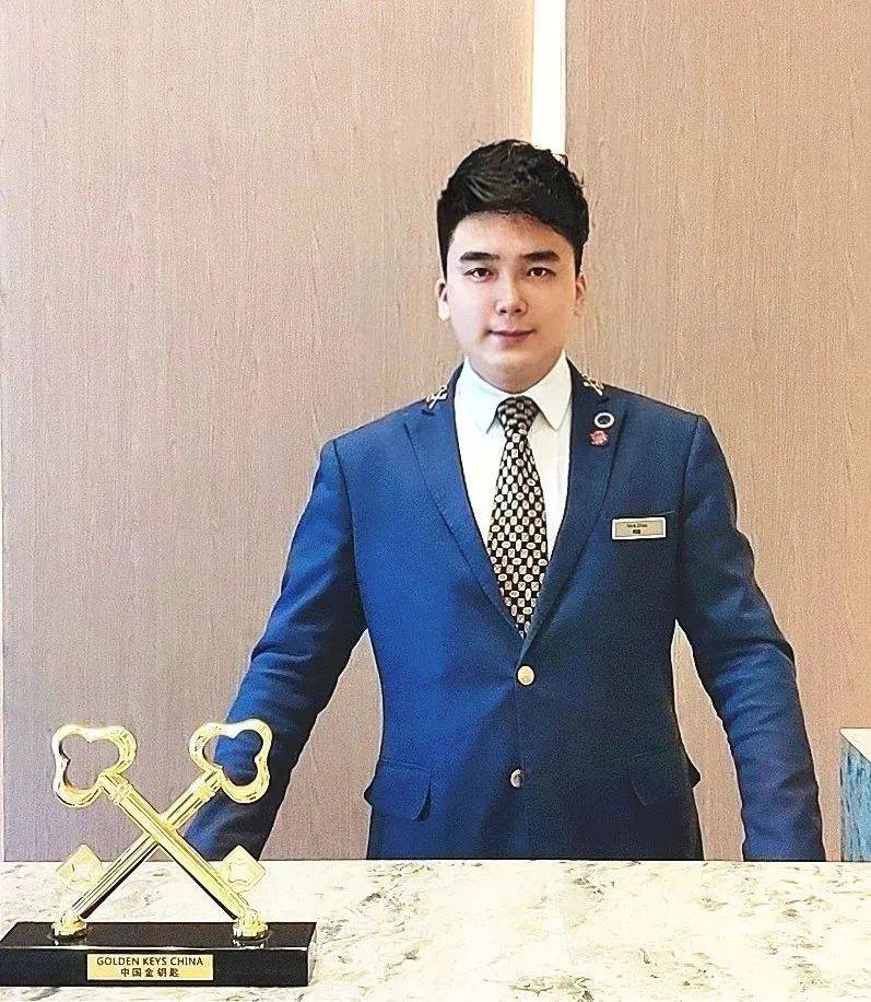 周 鹏 nick zhou苏州希尔顿酒店首席礼宾司周鹏先生拥有近11年一线