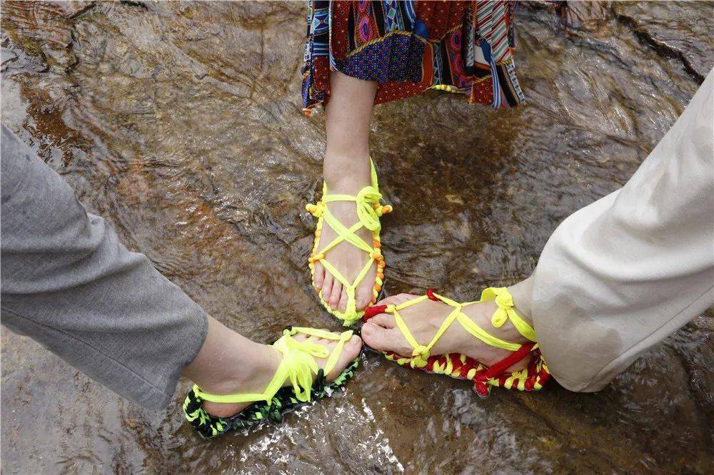 614一花一世界一溪一天地穿上那双草鞋游玩花溪水世界