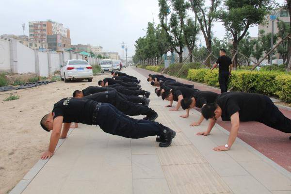 渭南市白水县公安局巡特警大队开展全警大练兵体能训练