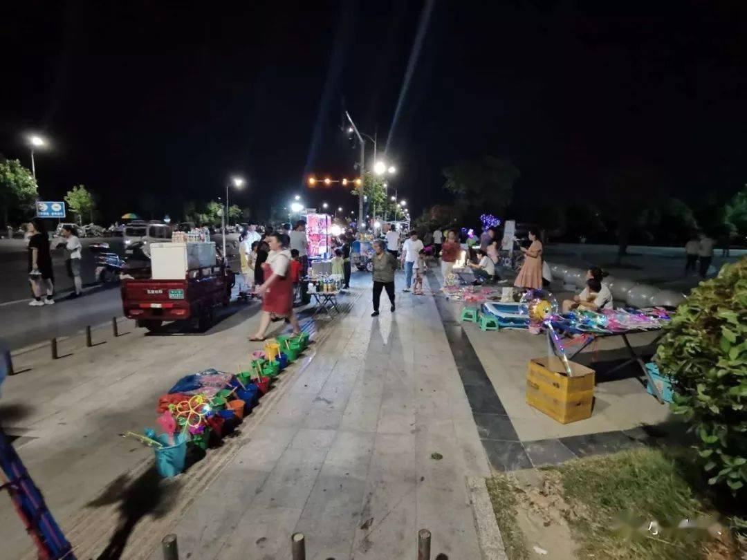 实拍漯河一夜市摆摊现场