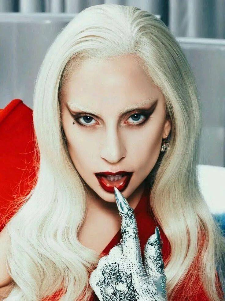 时隔4年再发专,lady gaga为了回归"异类",到底请了多少大神?