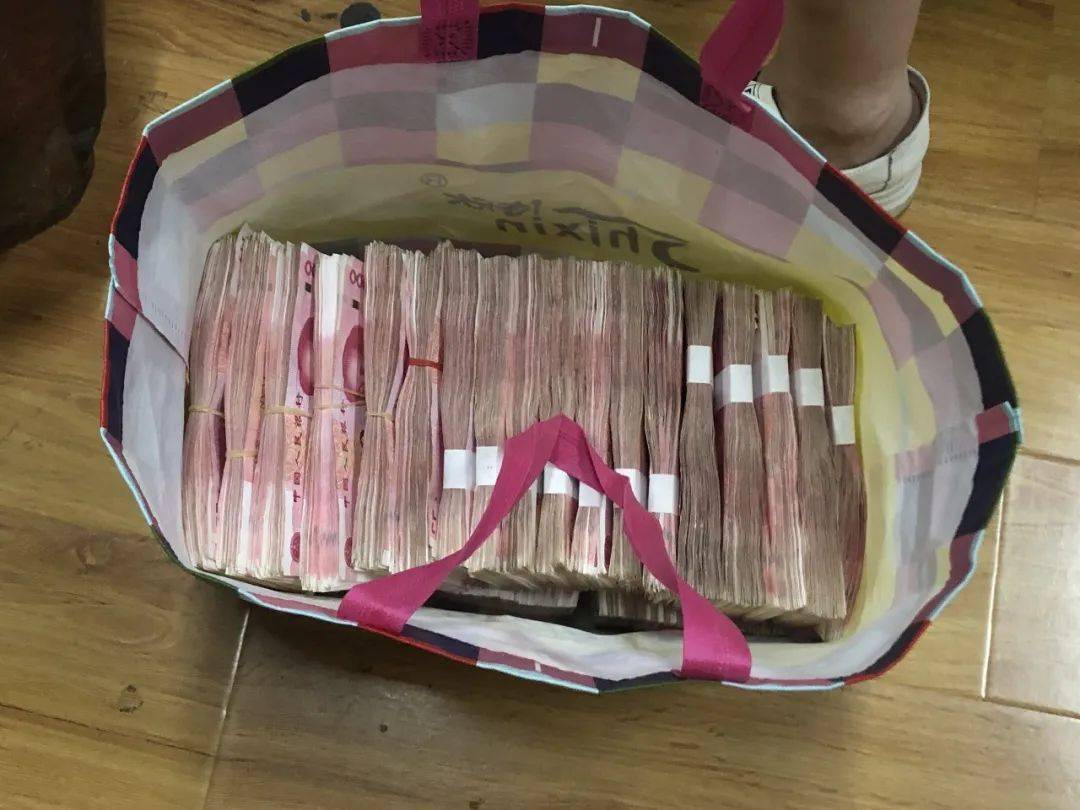 后备箱的45万元离奇消失几天后在菜地里找到真相是