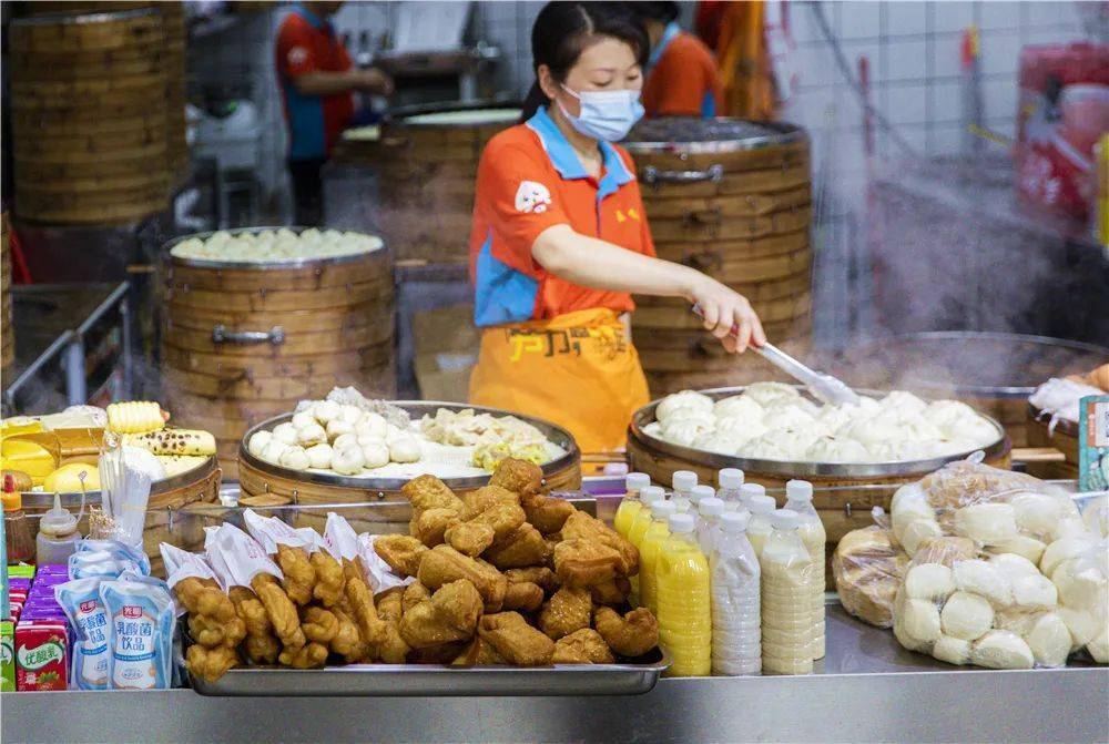 走进八市的"油炸江湖",看老厦门人如何吃早餐