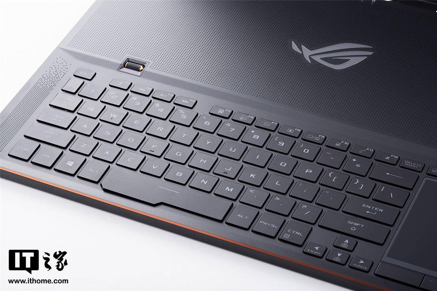 由内而外的轻薄设计rog冰刃4plus开箱图赏