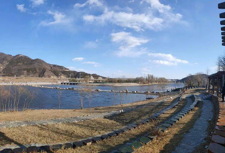 原创欣赏门头沟水闸岸堤随笔