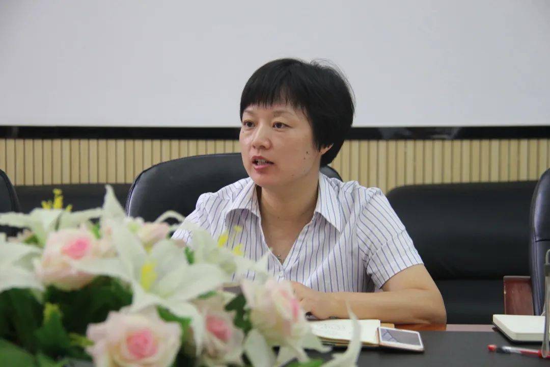 在李博老师的课例和讲座完毕后,江窈主任,罗海燕主任和周丽珍主任分别