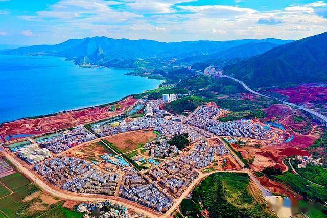 航拍云南玉溪市抚仙湖