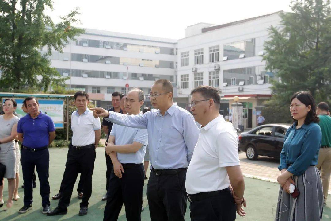 区领导彭钚铀,刘城,付敏,张泽林,曾勇达,崔浩,邱云健陪同,区委办,区