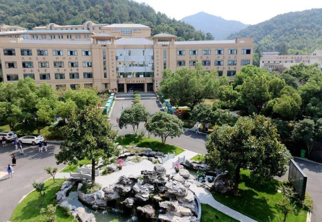 2020年杭州东方中学初中部第二轮招生公告