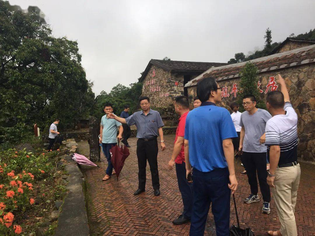 6月3日,调研组一行在惠安县政府副处级干部黄松友,县委史志室主任黄