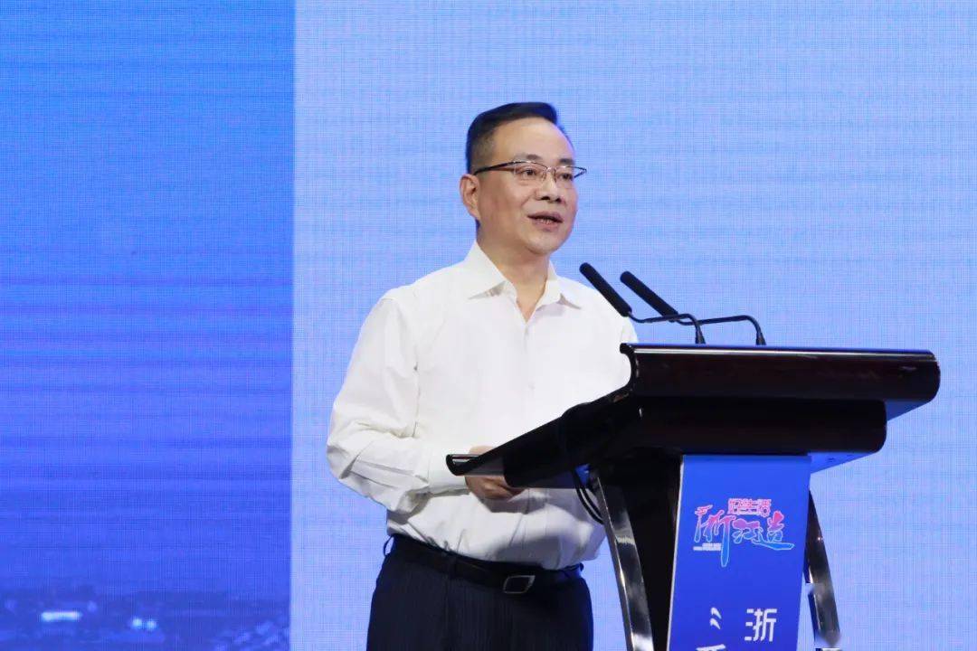 浙江卫视中国蓝的个人展示页