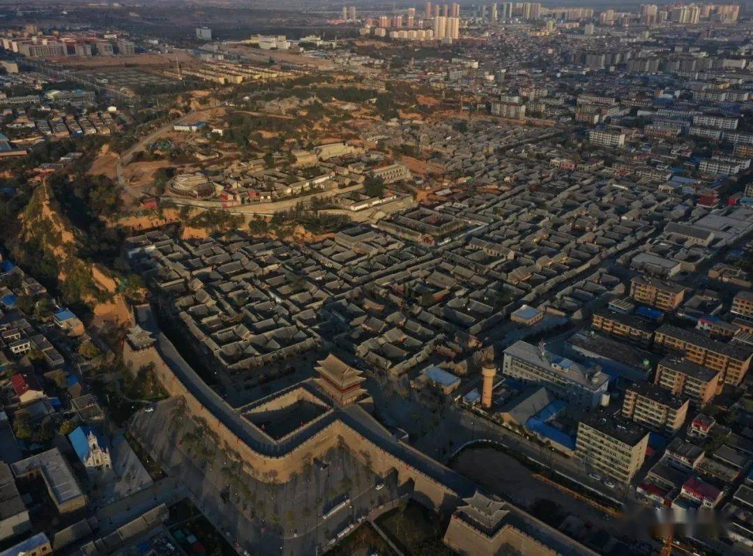 西汉置定襄郡,郡治在今内蒙古和林格尔之北.把和林格尔一带命名