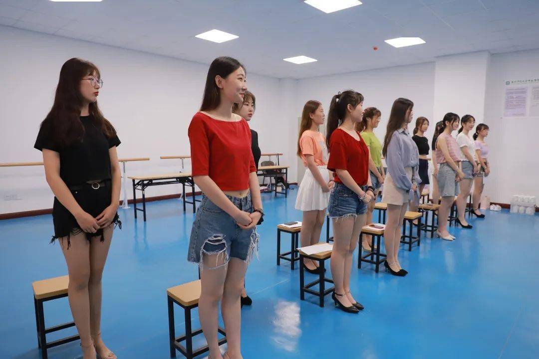 南京师范大学中北学院礼仪队培训开始了!