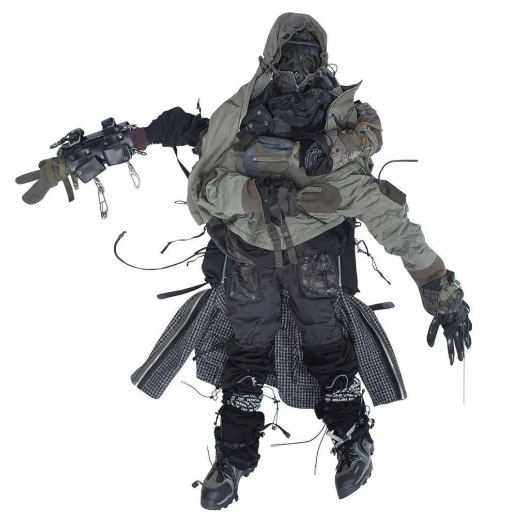 忘了"过时"的极简主义吧,"新极繁主义"的暗黑机能风了解一下?