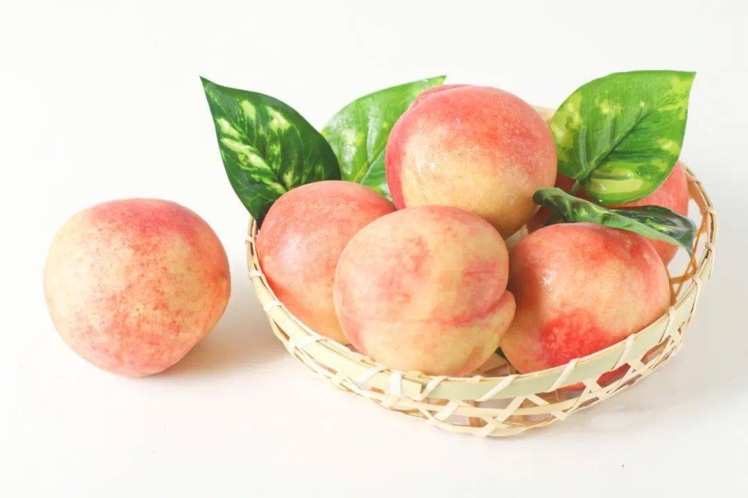 外脆内水的香桃咔嚓一口满嘴脆甜比水蜜桃还多汁