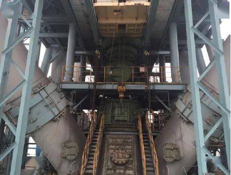 炉顶装料设备是高炉的核心设备,被誉为高炉皇冠上的明珠,该设备能否