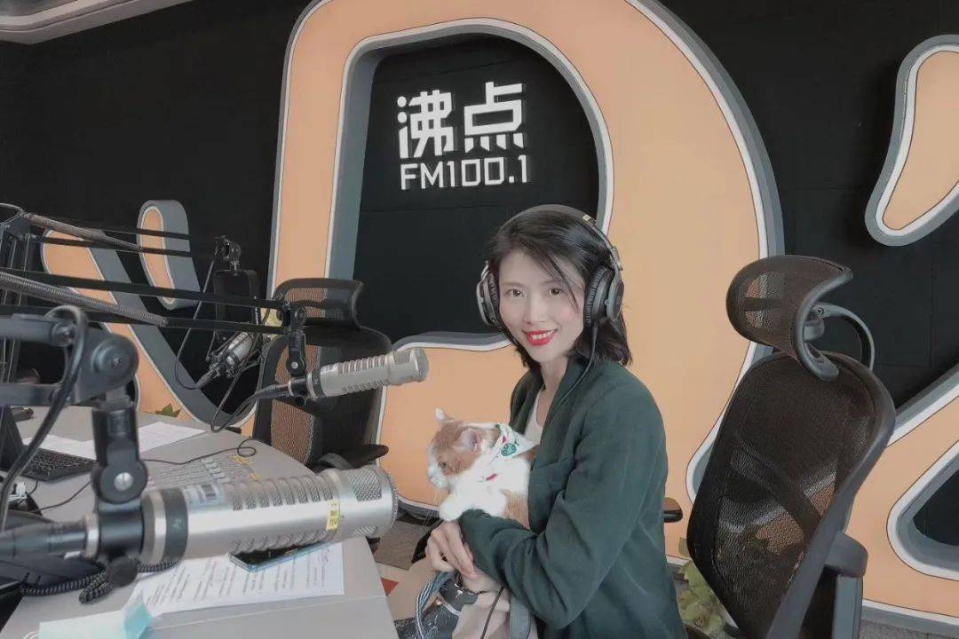 黄梅天,一杯mojito配一小时的电台节目