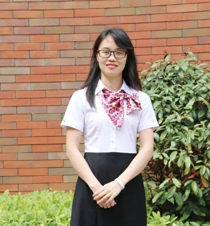 李信老师 刘英老师 邹璐老师我校成立名师和名班主任工作室早已纳入