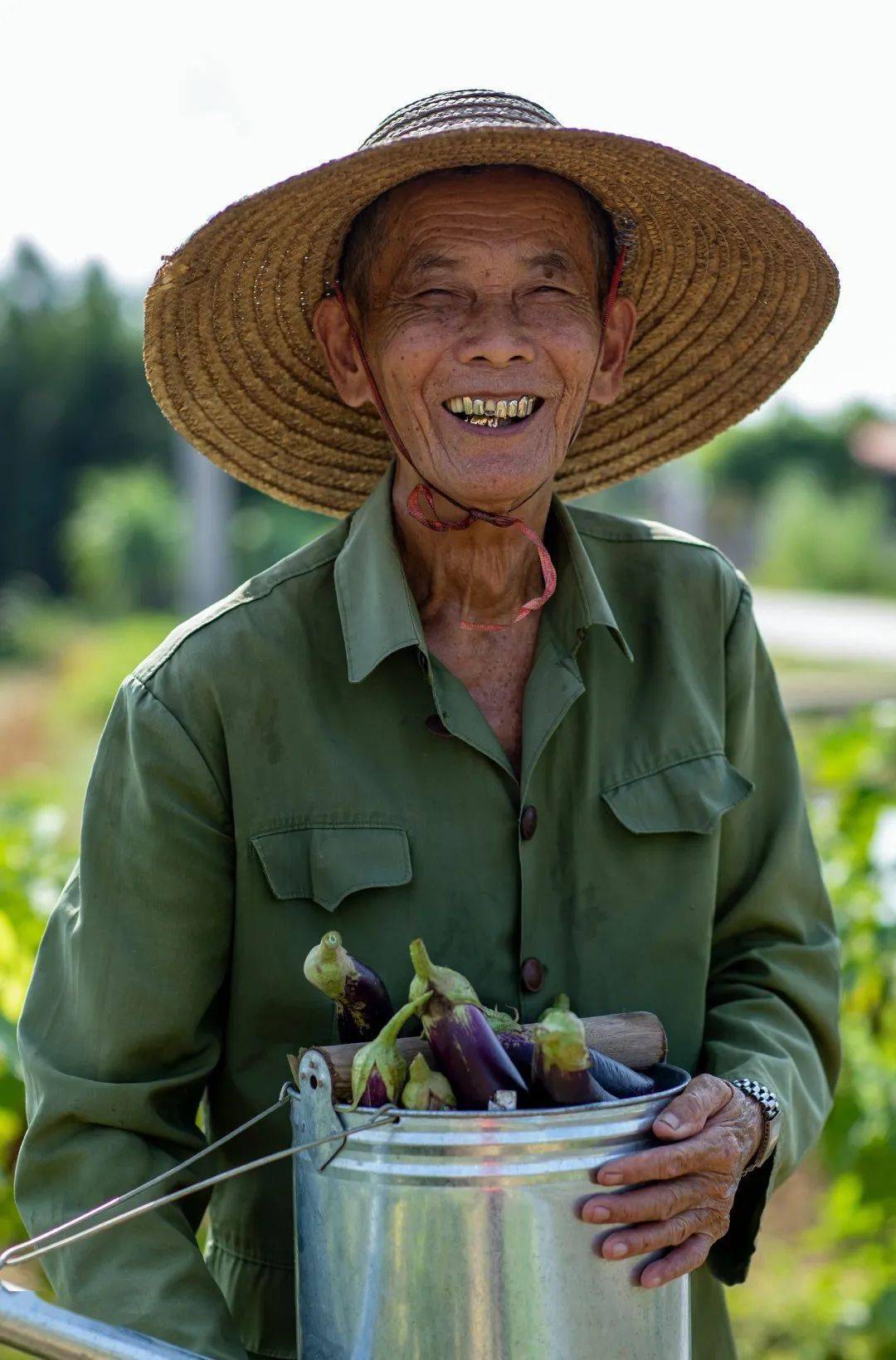 老农民的形象照片图片