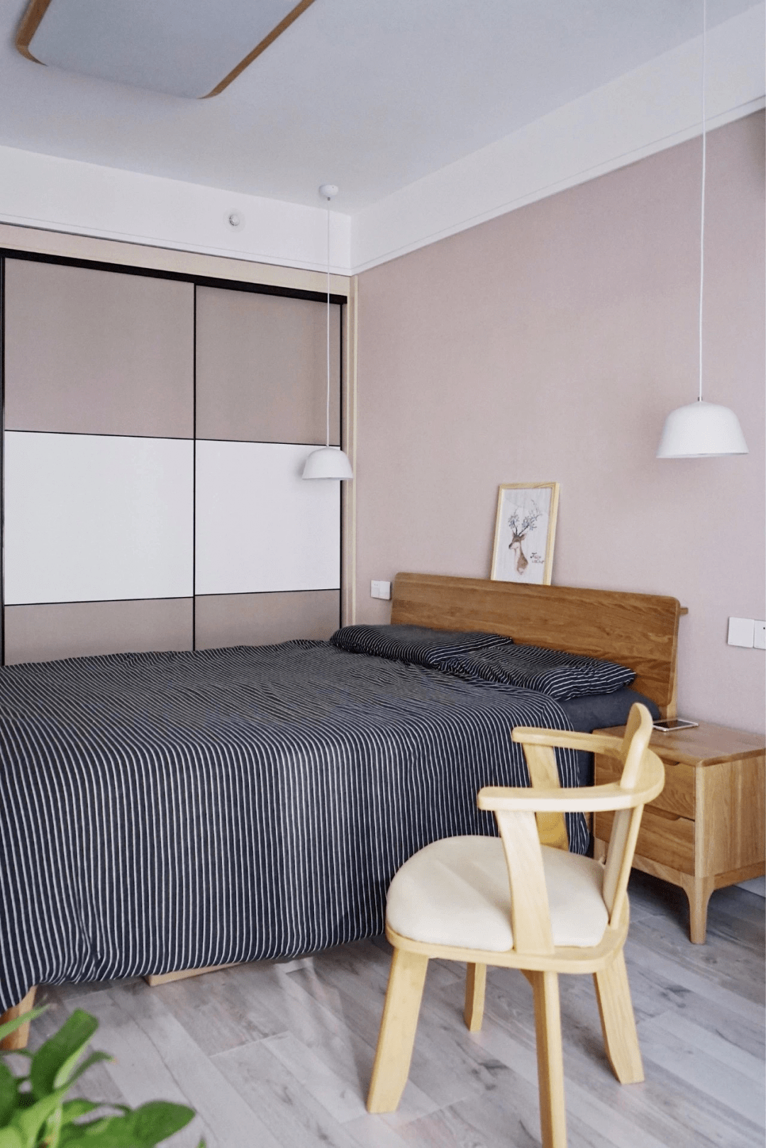 卧室木地板怎么搭配最好看