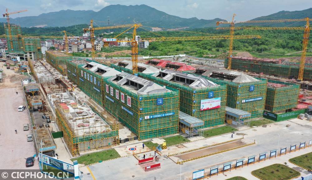2020年6月16日拍摄的浙江省东阳市高铁新城槐堂棚户区改造集聚安置