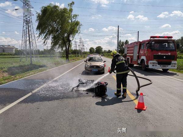 梅河口市公安局交警大队开展四位一体交通事故应急救援演练