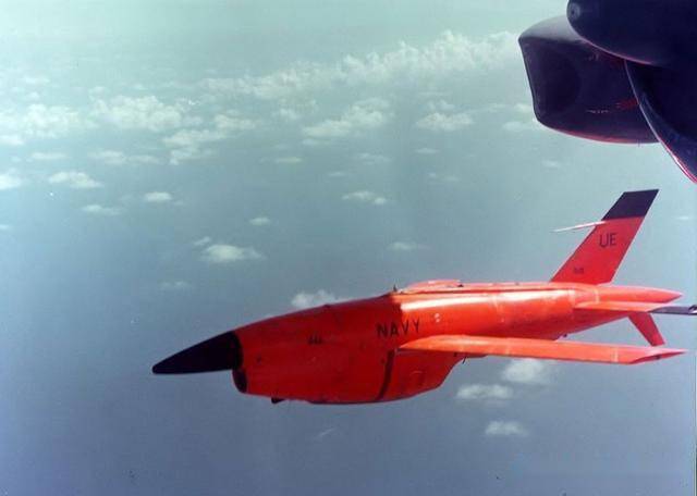 50年前被隐瞒的试验美军王牌驾驶f4空战输给火蜂无人机