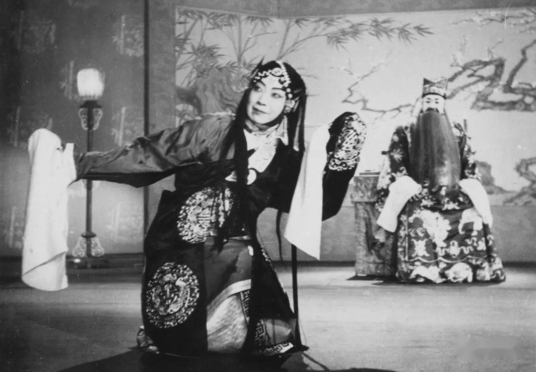 《宇宙锋》 梅兰芳 饰 赵艳蓉,刘连荣 饰 赵高"我不敢说现在已把这出