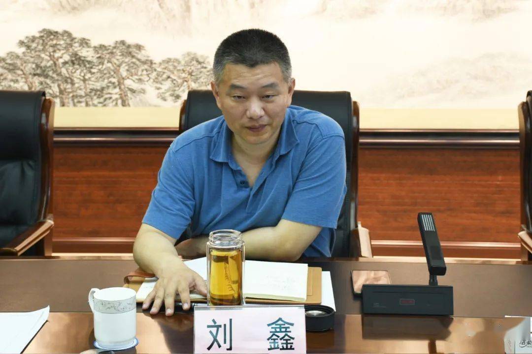 市领导与辽宁振兴生态集团负责人展开深入洽谈