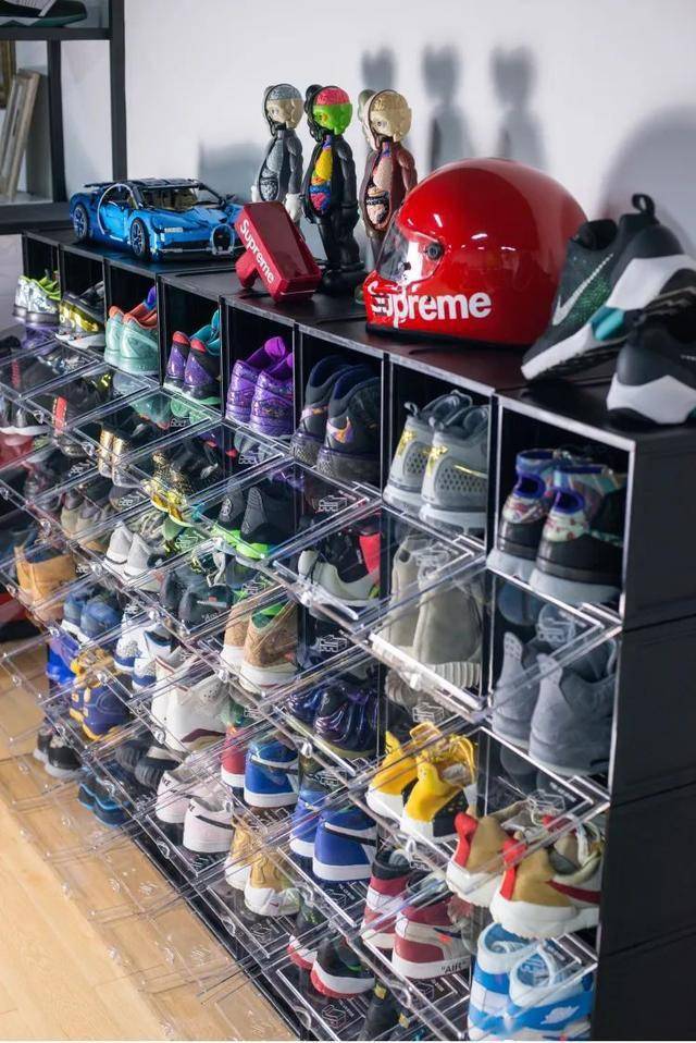 浙江一63岁大爷对"aj"鞋下手了