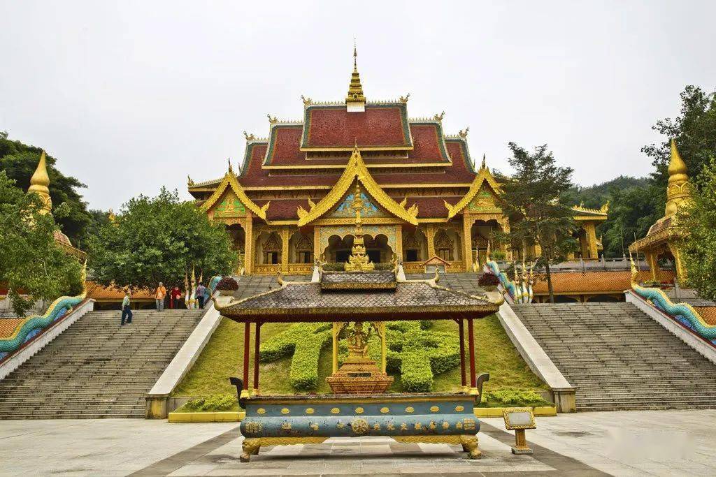 你知道傣族寺庙中的"星期殿"吗?去勐泐大佛寺看看你的守护神_佛祖