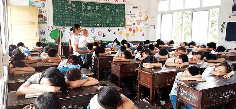 特殊的奖励凯里市赏郎中学 龙平丽5.