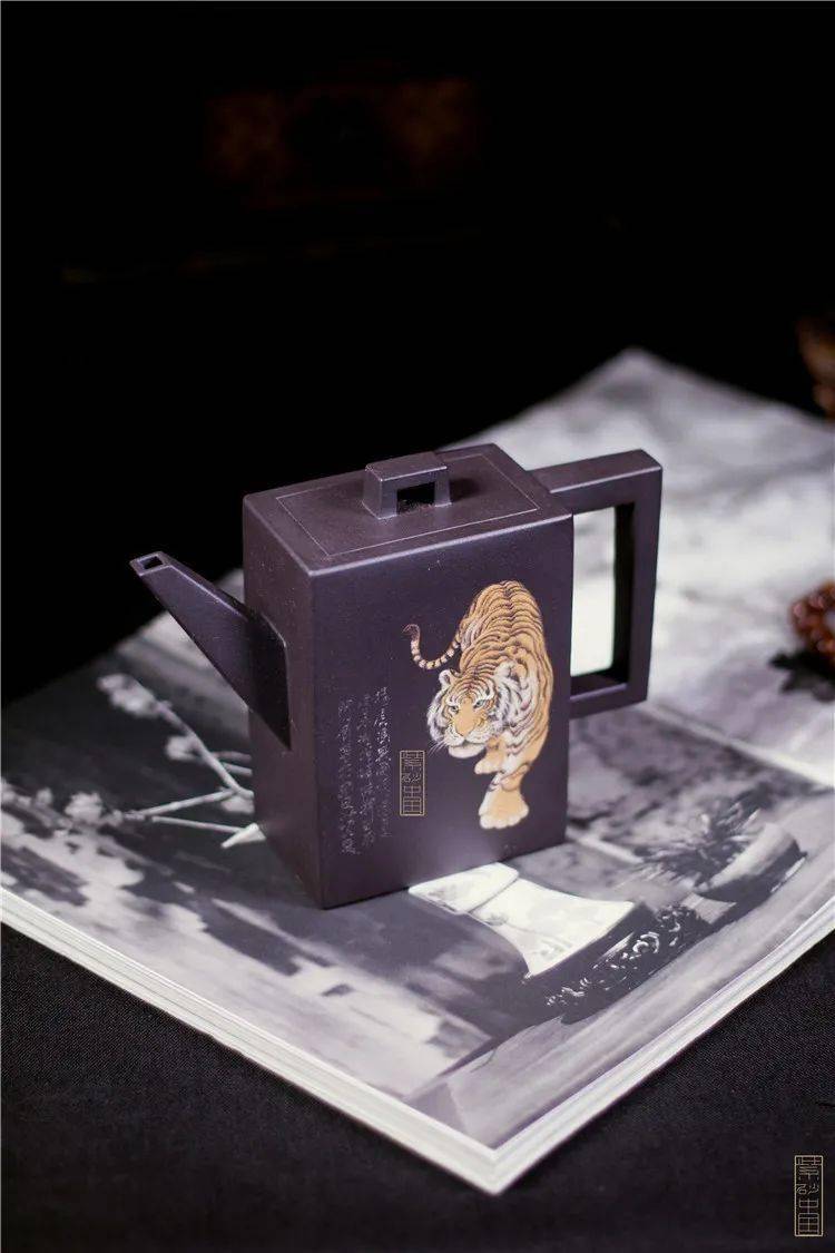 觀 |《砖方》吴秀兰制 张智刚泥绘 陈科 刊