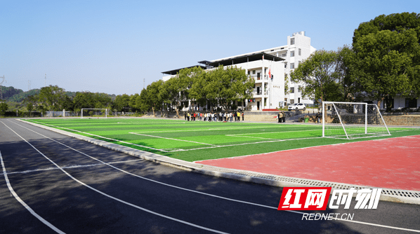 驻村帮丨强产业引能人他织出雅江扶贫产业