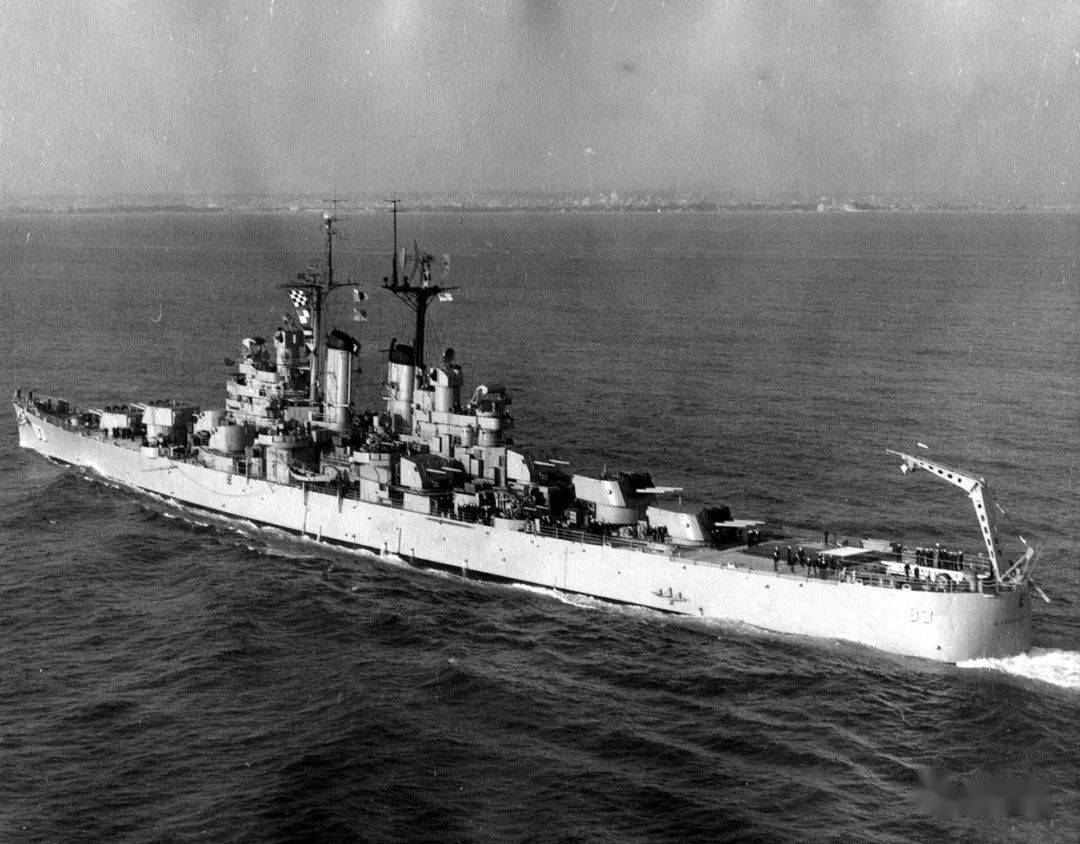 美国二战轻巡洋舰图片