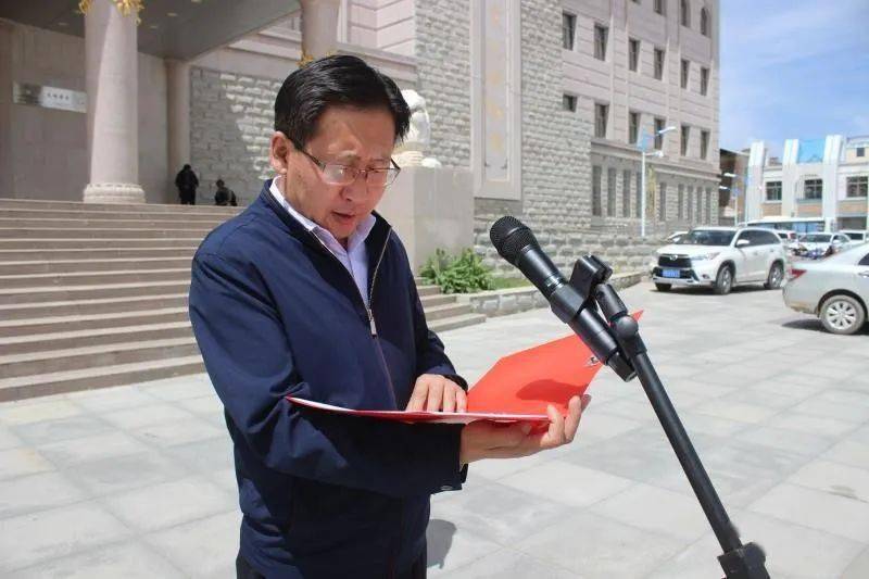 县委常委,组织部长赵维凯,县委常委,副县长何春德参加了大会并为民兵