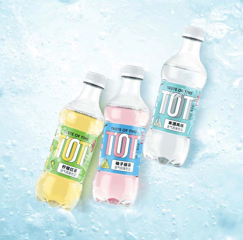 农夫山泉tot气泡水实力圈粉这包装设计是时尚的搬运工