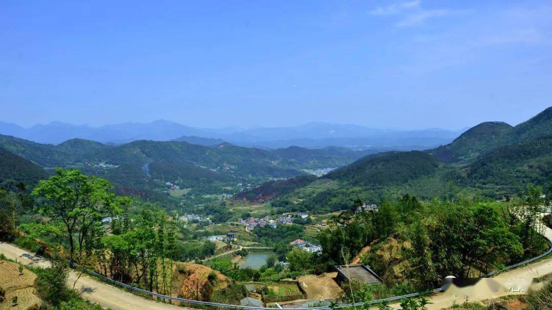 雨后的广西容县太和村
