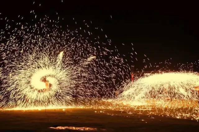 沙滩狂欢节夏日南澳烧烤篝火狂欢一天