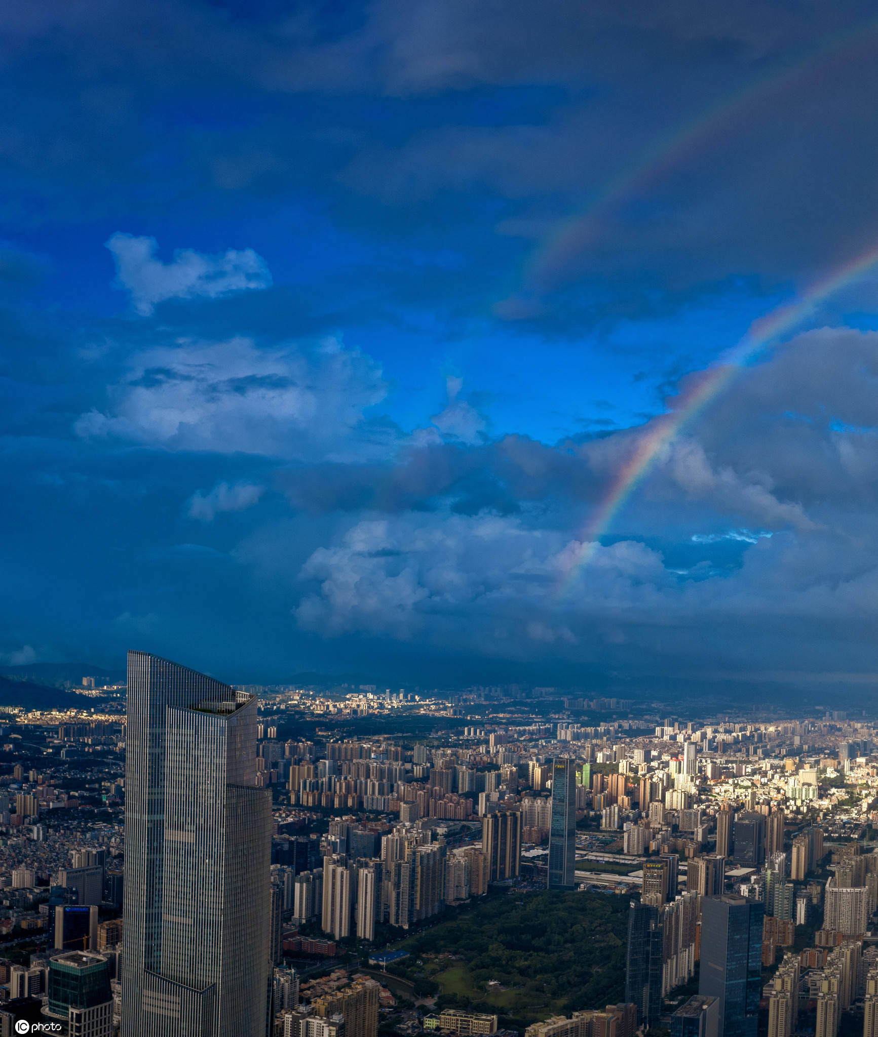 完美双彩虹亮相广州