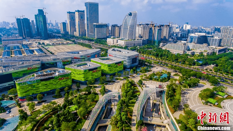 图为航拍海口cbd全景.骆云飞摄