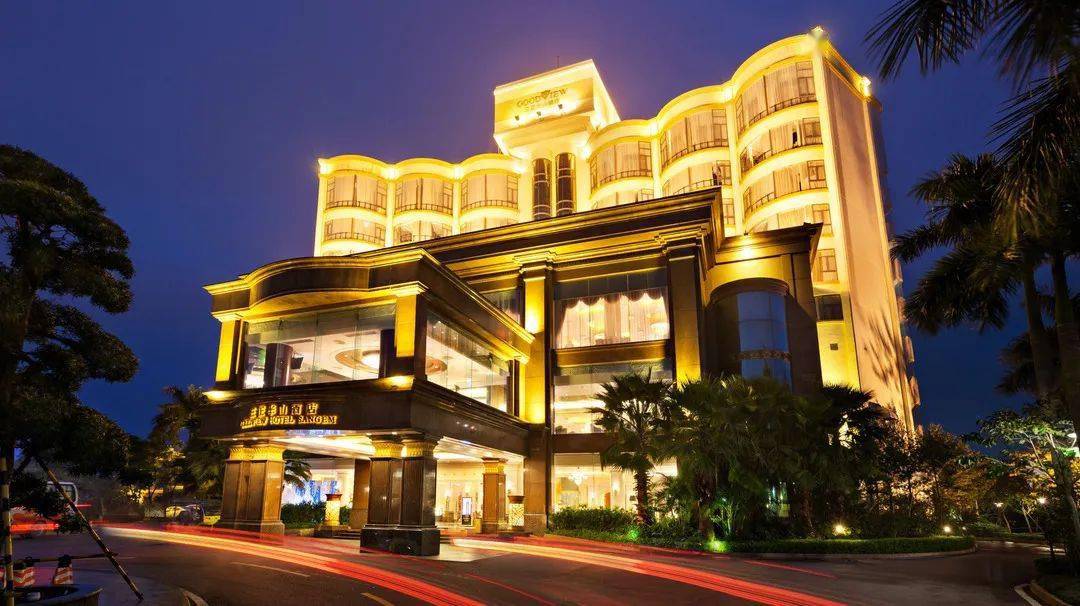 平日周末同价738元购东莞樟木头三正半山酒店住半山客房含双早双晚及