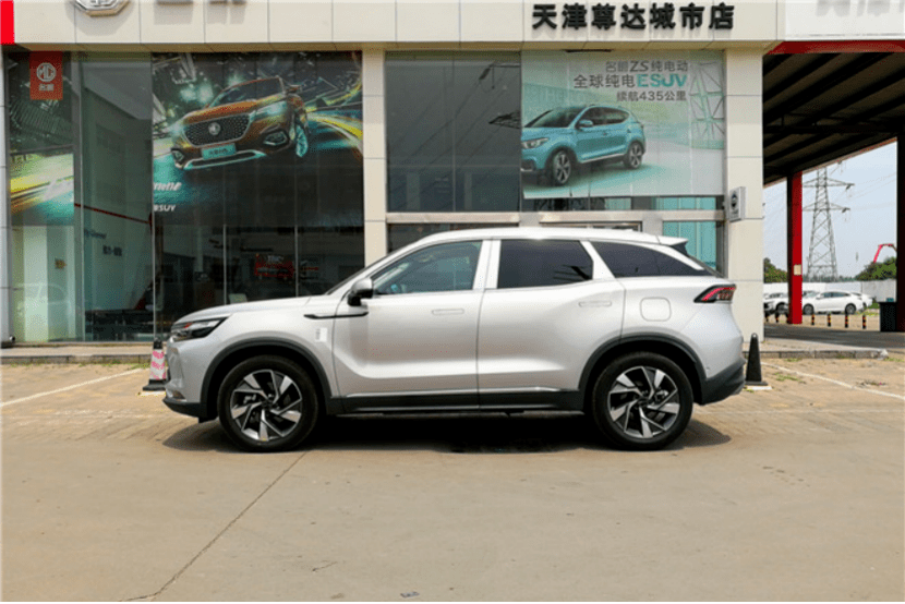 车身侧面,beijing-x7车身线条圆融饱满,让4710mm的车身看起来非常有型