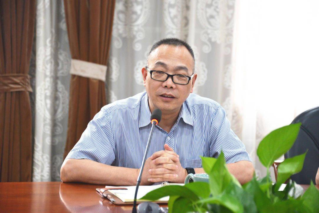 最后,常务副校长占张明简单作了点评.