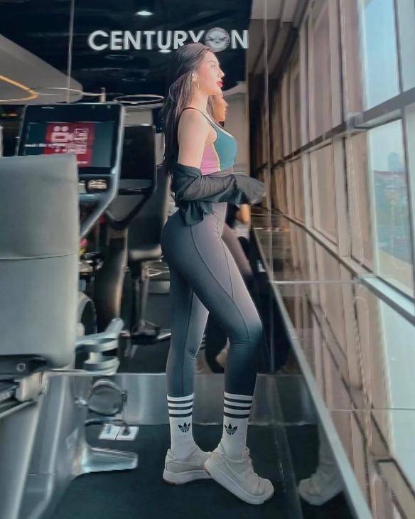 tracy le绝杀蜜桃臀辣照!这把整容刀杀伤力有多大?