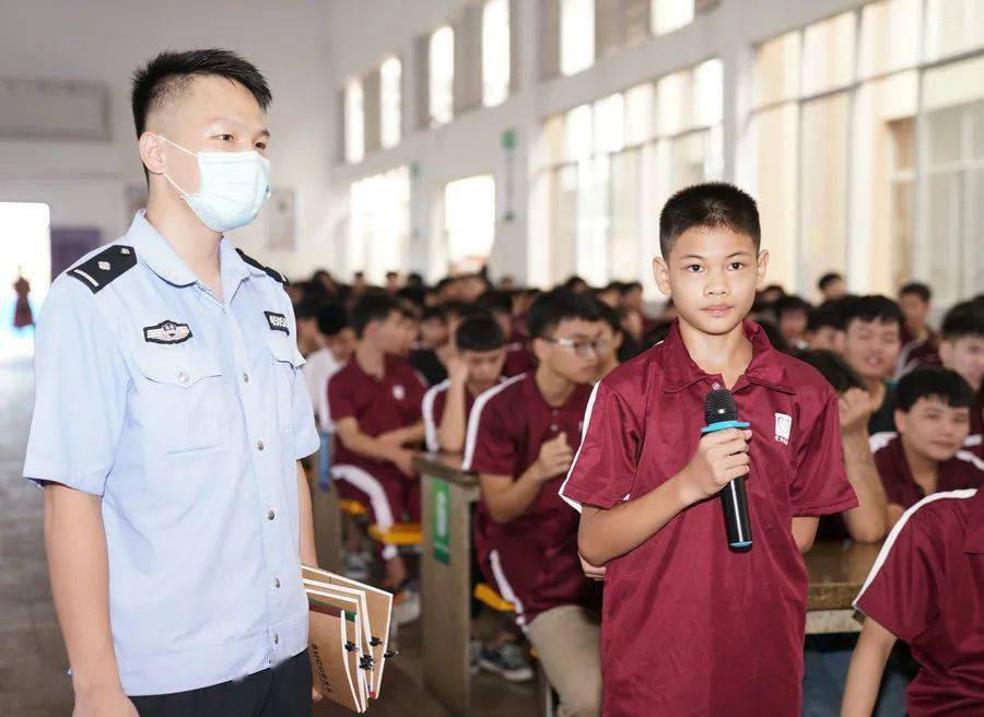 法治进校园,隆安法院走进龙翔学校给师生带来一场法律盛宴