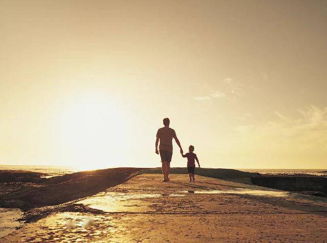 儿子和父亲之间不止有爱还有着对抗与和解挣扎与无奈