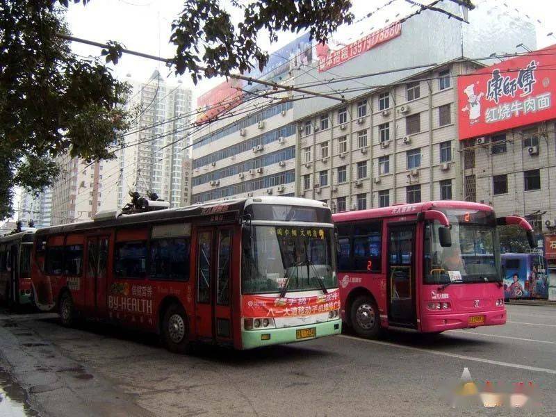 谢子韬纪念南昌公交无轨电车取消11周年