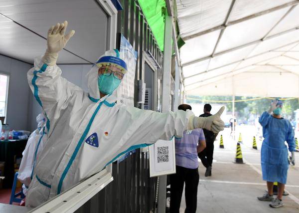 探访北京通州区梨园镇核酸检测集中采样点